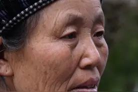 这年，过的太快，纵有万般不舍，仍得踏上返程之路。 年，过得太快，心有万般不舍，仍要踏上返程之路，能家乡的老人留下的，依然是那份孤独的等待。#乡愁记忆  #新农人计划2025视频封面