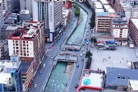 康定市，四川省甘孜藏族自治州辖县级市、首府， 藏语称康定为“打折多”，意为打曲（雅拉河）、折曲（折多河）两河交汇处。旧史曾译作“打煎炉”，后通译“打箭炉”，简称炉城。位于四川省甘孜藏族自治州东部，川藏咽喉、茶马古道重镇、藏汉交汇中心。自古以来就是康巴藏区政治、经济、文化、商贸、信息中心和交通枢纽。#康定市 #甘孜州 #旅行推荐官