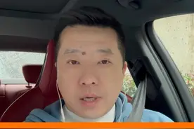 出行必看！杭州多地下起鹅毛大雪 上万人追雪，5条道路临时管制#雪后的太子尖美翻了 #小强说天气 #杭州下雪