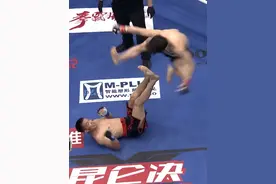 拳坛黄飞鸿堪比功夫大片，360度空中回旋飞踢，吊打日本高手 #拳击比赛 #拳击视频封面