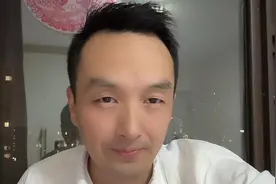 实际上做股票很简单的，就三个字：要听话 #股民交流 #股民日常视频封面