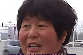 河南大妈取款一万，到家一查竟少了1千，银行回复：离柜概不负责视频封面