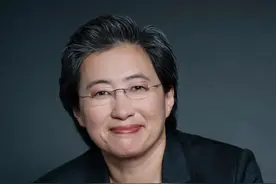 芯片女王苏姿丰：我出生在小城市台南 AMD CEO、芯片女王苏姿丰：我出生在小城市台南，有个大家庭，亲戚特别多，但是我很喜欢和他们相处。（来源：bloomberg originals）#AMD  #苏妈  #苏姿丰  #LisaSu  #芯片女王 @智东西视频封面