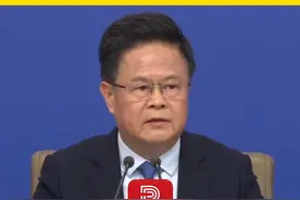 两会速递丨国家发展和改革委员会主任郑栅洁：持续推动高等教育提质升级，增加“双一流”建设高校本科招生规模，今年力争再增加2万人#当代资讯  #2025全国两会 #十四届全国人大三次会议 #双一流高校 #义务教育视频封面
