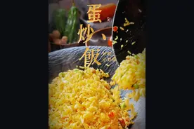 蛋炒饭怎么做更好吃！多做一步，味道瞬间提升#蛋炒饭#鸡蛋#空刻爆汁纯肉肠#空刻意面