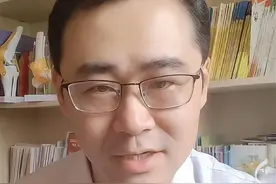 如何才能正确的在床上看手机呢？ #玩手机 #床上玩手机的正确姿势 #床上玩手机 #硬核健康科普行动 #正确的养生知识又增加了视频封面