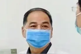 #北京61岁女性产生幻视竟查出脑胶质瘤 近日，北京一位61岁女性产生“幻视”，眼前经常出现一个或多个影子，到首都医科大学三博脑科医院治疗检查后，竟被确诊为脑胶质瘤！专家提醒：若出现“幻视”，应尽早到医院进行问诊治疗！#brtv生命缘