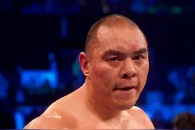 张志磊压抑多年的怒火！终于大仇得报，重拳将美国拳王暴打退役 #拳击比赛 #张志磊 #拳击视频封面