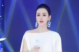 #伤心太平洋 #伤心太平洋女生版 听过这首歌的你们都多大了？#听过这首歌的人都不再年轻了吧 #好歌推荐 #用音乐诉说情感视频封面