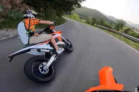 KTM125SX飙车骑行 #KTM #二冲摩托车 #飙车 #翘头