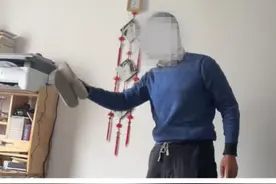 没人能从辅导孩子中笑着出来!爸爸拿鞋子辅导儿子5年级数学，情绪崩溃了…#万万没想到 #社会百态 #搞笑 #父子视频封面
