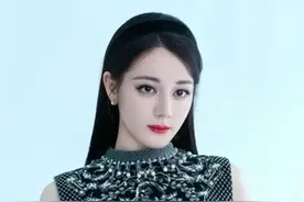 内娱明星亮相时装周待遇差距，赵露思获总裁相迎，热巴有专车入场，邓为周也略逊一筹#迪丽热巴 #赵露思 #金智秀 #邓为 #周也视频封面