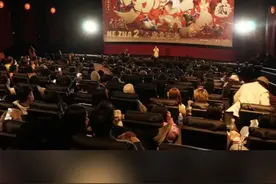 【哪吒火到美国了！】 《哪吒2》2月14日将在北美正式上映，目前预售票已遭疯抢。外媒称，《哪吒2》的爆火印证了中国本土IP的强大号召力。