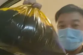 20秒吐了2000ml血！老人黑便2个月，身体消瘦近30斤，医生：出现这样的症状千万别拖！大便发黑！变细！身体暴瘦！#健康科普