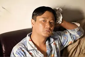 导演只是让“筷子兄弟”肖央演个小混混，谁料他彻底放飞自我，直接演成名场面 #筷子兄弟  #肖央  #陈思诚    #娱乐评论大赏  #内容启发搜索视频封面