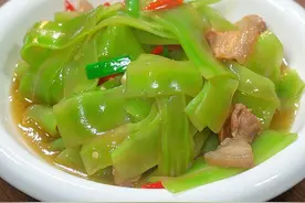 以后莴笋你就像我这样做，做法非常简单，脆嫩爽口又下饭，#莴笋 #美食教程 #美食 #家常菜 #美食趣胃计划 @DOU+小助手视频封面