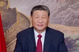 完整版视频来了！国家主席习近平发表二〇二五年新年贺词。视频封面