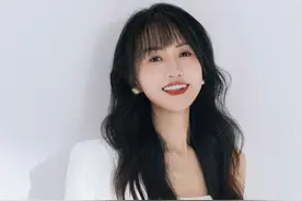 婚礼意外溫情，新娘被一个孩子喊妈妈！ 视频封面