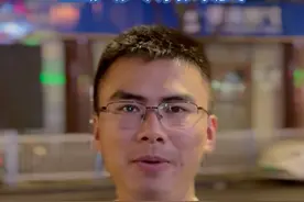 瞭望新闻家族挑战重庆火锅辣度 成功or失败？ #董宇辉  #与辉同行  （《瞭望》方舟重洋 谭覃 刘娟 周文冲）视频封面