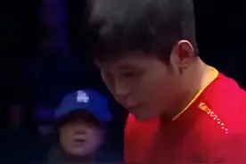 #林诗栋无缘与王楚钦会师决赛#林诗栋3比4负于张本智和 北京时间7月13日，WTT世界乒联美国大满贯在拉斯维加斯继续进行。在刚刚结束的一场男单半决赛中，中国队选手林诗栋以3∶4负于日本队选手张本智和，无缘与队友王楚钦会师决赛。