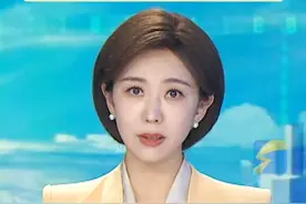 5月13日（报道），江苏扬州，江苏扬州的一位盲人办理手机卡时，因无法完成刷脸眨眼验证而受阻：明明本人持有效身份证件到了现场，工作人员肉眼也能确认“人证相符”，为何非要依赖软件识别不可？媒体评：要盲人睁眼刷脸，这么荒唐的事情为什么会发生？为什么有些人敢于说这么没有人性的要求？#主播说新闻 #刷脸认证 #迷惑行为大赏 #手机卡视频封面