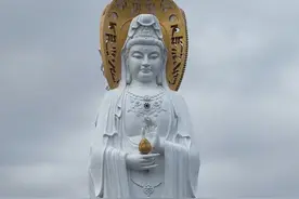 世界上最大观音像，历经6年，耗资8个亿，高108米，相当于40层楼高，飞机路过都会绕上一圈，可抗14级台风，8级地震！#观音菩萨  #三亚南海观音像  #航拍  #旅行视频封面