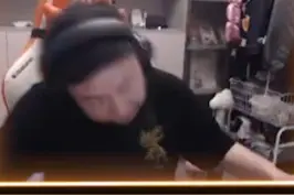 看我潘周聃式走位躲佳慧！#潘周聃模仿秀 #ququ #csgo 视频封面