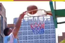 亲子篮球赛老爸大放异彩  台下的观众已经“沦陷”了   同学：你爸爸为什么会飞 #运动 #亲子 #篮球🏀 #校园篮球比赛视频封面