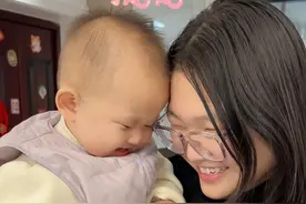 时隔一个月高三的小姑子终于放假回家了，立马把火锅安排起来，念念跟她小姑姑一见面就贴贴，俩人的互动真是太可爱了#姑嫂 #亲情 #在一起的时光视频封面