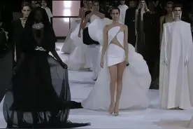 Stephane Rolland斯蒂芬·罗兰2022春夏巴黎高定时装周女装发布会视频封面