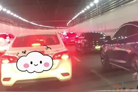 3月22日上午，东湖隧道鲁磨路出口因客流量大临时封闭2小时，12点15分，已解除临时封闭。#东湖隧道 #东湖风景区 #武汉交通视频封面