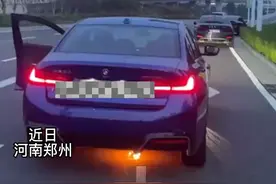 7月26日河南商丘，“醒醒醒醒，别睡啊姐”，两车相撞一女子被困无法动弹，消防火速救援，暖心提醒伤者。#河南dou知道 