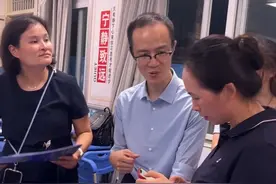 名校老师来芜湖解答 多少排名可以冲！ 6月26日晚上，安师大附中举办2025届高考高招咨询会。各大名校来招生，快来看看多少排名可以上名校。#名校 #安师大附中 #上海交大 #东南大学