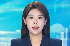 近日，搜寻地外文明研究所联合多国科研团队在《海洋哺乳动物科学》期刊发表最新研究，首次记录到座头鲸通过制造“烟环状”气泡与人类进行互动交流的现象。这项突破性发现不仅揭示了海洋生物的复杂社交行为，更为人类搜寻地外智慧生命提供了全新视角。#新发现 #外星人