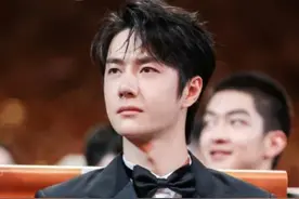 王一博5次电影节座位看影圈地位，从五排新人到首排提名金鸡最佳男主，凭实力一飞冲天愈加耀眼夺目#王一博 #金鸡奖 #无名 #热烈 #长空之王视频封面