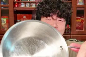 就喜欢吃完饭把盆刮得像没用过一样 #无尽挑战 吃午餐肉的第2139天 #剩菜剩饭 #好好吃饭大赛 #一人一口心动美食推荐