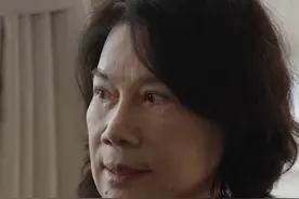 3月24日，在竹内亮导演纪录片中被问到是否考虑找老公，董明珠霸气反问：为什么要找老公？安慰不能解决问题，解决问题就是最好的安慰。#董明珠回应有没有谈恋爱 #她和她的故事视频封面