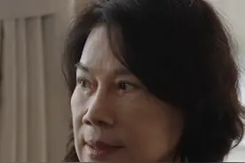 3月24日，在竹内亮导演纪录片中被问到是否考虑找老公，董明珠霸气反问：为什么要找老公？安慰不能解决问题，解决问题就是最好的安慰。#董明珠回应有没有谈恋爱 #她和她的故事视频封面