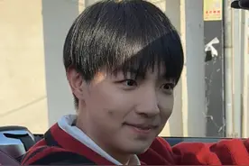 第一天给女友当滴滴司机：卒 #搞笑 #情侣 #回村的生活 #在抖音过好年 #剧星贺岁过大年