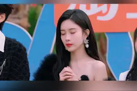 #王鹤棣颜值分组秒蹲  当被提问到“认为自己的颜值是否能在今天现场排名前三”时，王鹤棣直接秒蹲下，在颜值这块没在怕的～就硬帅！#你好星期六视频封面