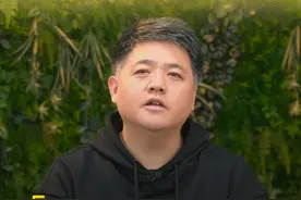 罗素说过，不要因为睡懒觉而感到自责，因为你爬起来也创造不了什么价值。如果你能在浪费时间中获得乐趣，那就不是浪费时间。#时间管理 #浪费时间 #内耗 #治愈视频封面