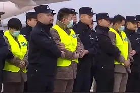 首批妙瓦底地区电诈嫌疑人被押解回国视频封面