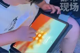 男孩平板被妈妈锁屏，输入66位密码解锁后惊呆众人，这密码是用来防自己的吗#万万没想到 #锁屏密码 #高能预警视频封面