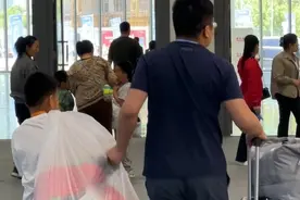 买不完，根本买不完！5月17日，山东国际会展中心，2025山东省外贸优品购物季第一期展销会还未结束，就有消费者表示时间太短！别急，5月18日-5月19日上午，展会继续！#2025山东省外贸优品购物季视频封面