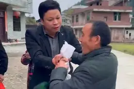 大家都认为是我在照顾拉子，看完这个视频后你还会这么认为吗？#拉子 #发小 #儿时玩伴 #一起长大的发小 #关爱视频封面