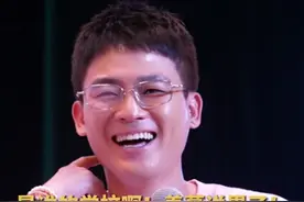 是谁的学校啊！羡慕说累了！#演员欧豪来西安一高校路演 #欧豪被学生的土味情话说害羞了  #西安培华学院 #欧豪 #土味情话