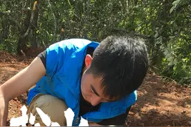 川籍老兵，排长，松山大反攻战役十多天前牺牲了。战友将他埋葬在山头，注视松山70余年，终于要回家了#英魂回家 #公益项目进展  #英雄 #川军视频封面
