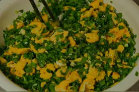 韭菜鸡蛋馅饺子料油是关键，教你饺子馆不外传秘方，比肉馅还好吃视频封面