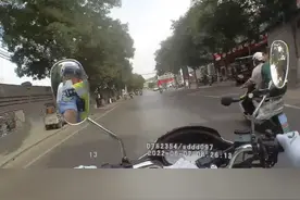 高考考生即将迟到 暖心交警狂奔护送#高考加油 #2022高考护航 #2022高考加油 #加油少年未来可期 #助力高考 #全力以赴 #平安守护 视频封面