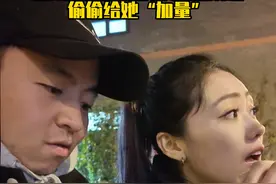街上跟女朋友一起喝酒好快乐呀 #雯哥的日常 #情侣日常 #微醺视频封面